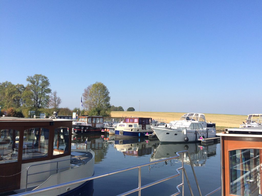 Der Hausboot Hafen Niderviller