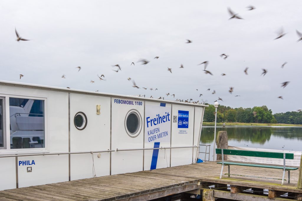 Barrierefrei anlegen mit dem Hausboot - Febomobil 1180