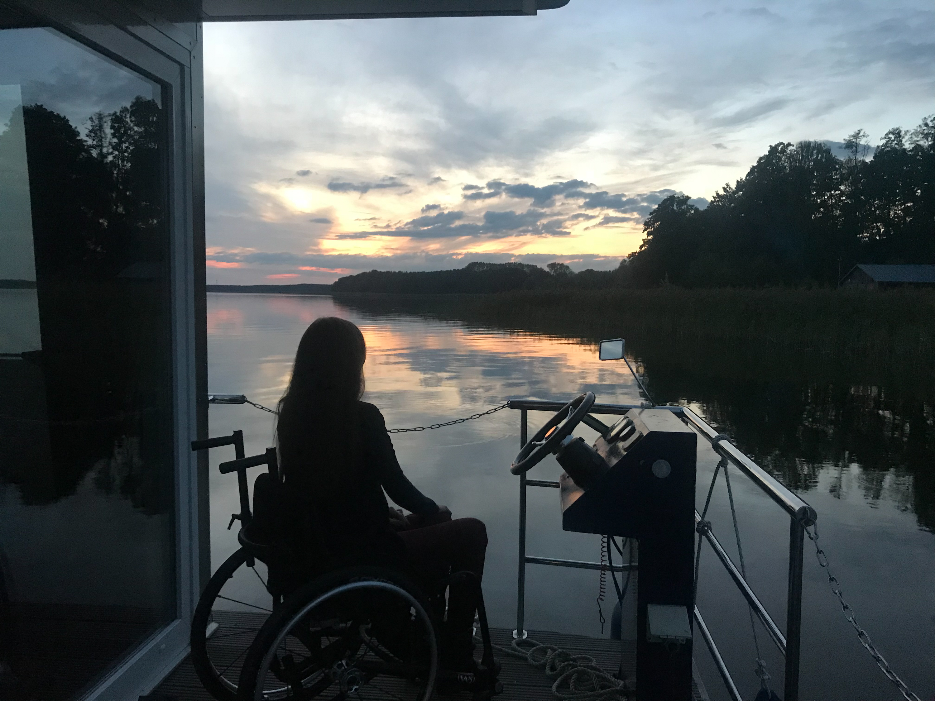 Barrierefrei mit dem Hausboot unterwegs. 