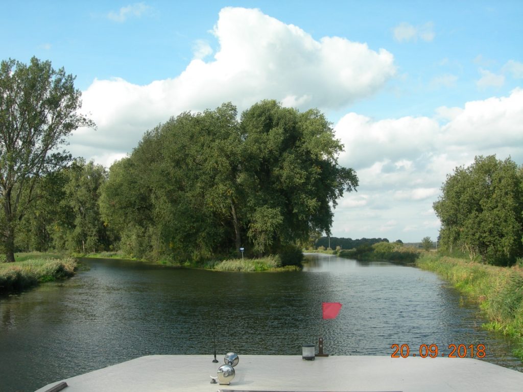 Mit dem Hausboot am Elde-Dreieck