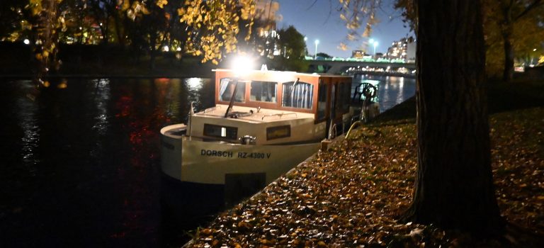 Zwischen Herbst und Hauptstadt – Berliner Flussfahrt mit Seenswürdigkeiten