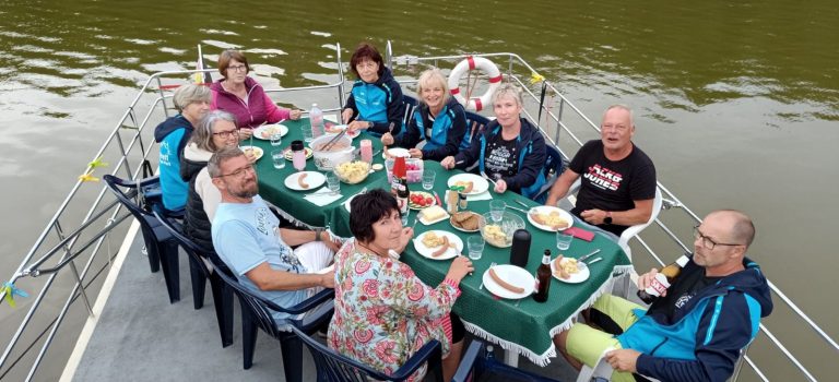 Bootstour mit Freunden ab Hafendorf Müritz