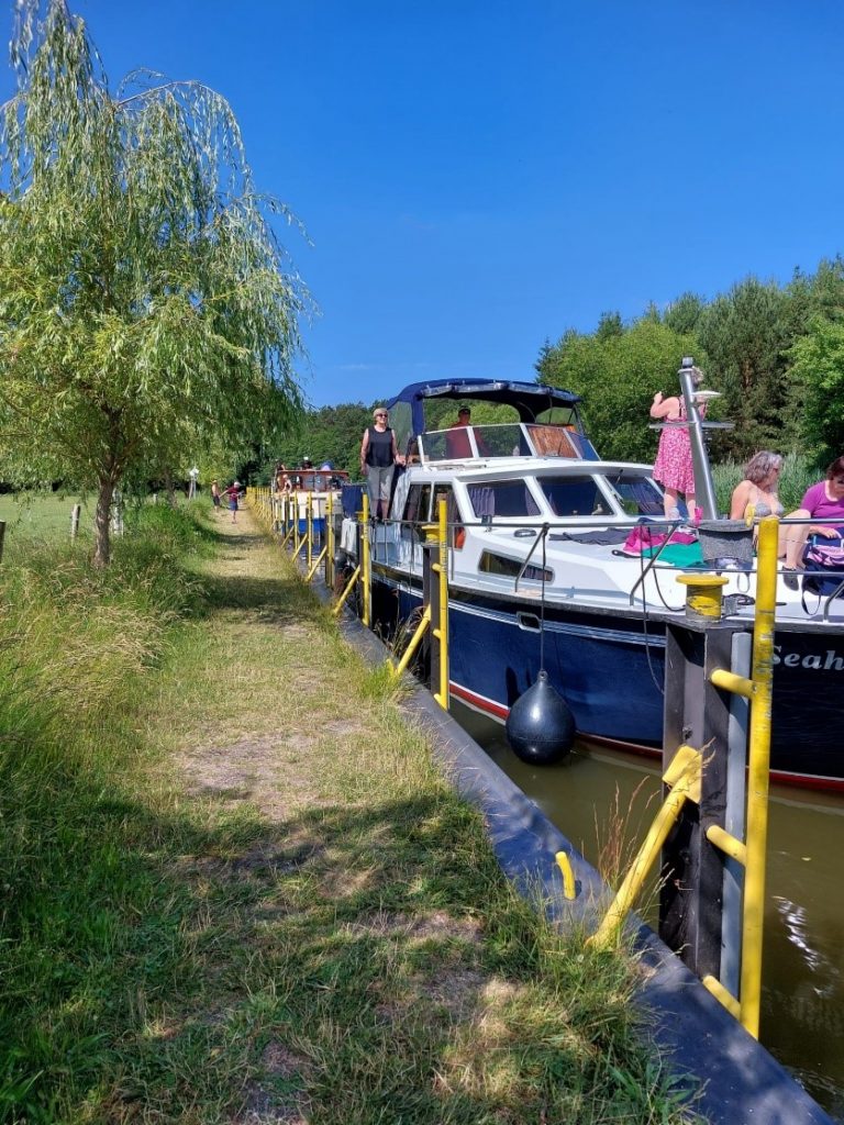 Warten an der Diemitzer Schleuse